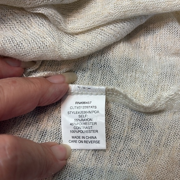 Eyeshadow Off White L/S Top With Hoodie & Lace Panels. Large - Picture 8 of 10